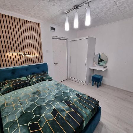 15. Little Studio Apartamento Bucareste Exterior foto