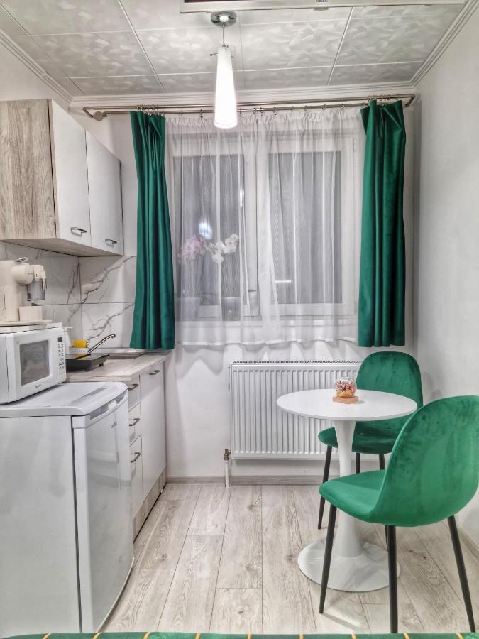 15. Little Studio Apartamento Bucareste Exterior foto