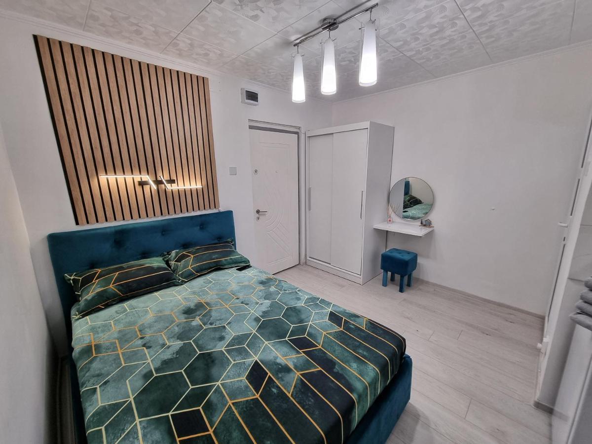 15. Little Studio Apartamento Bucareste Exterior foto