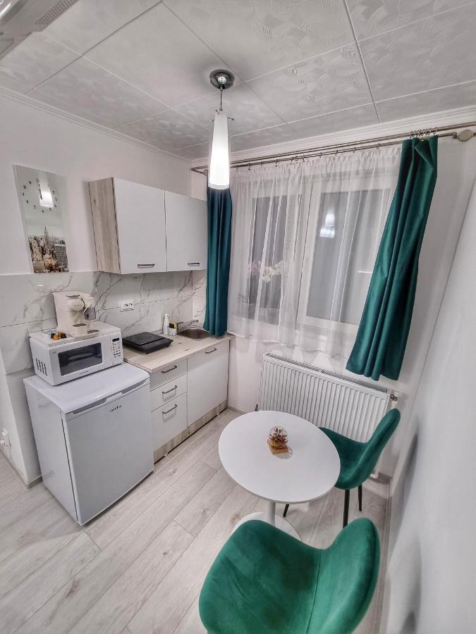 15. Little Studio Apartamento Bucareste Exterior foto