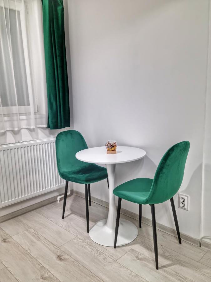 15. Little Studio Apartamento Bucareste Exterior foto